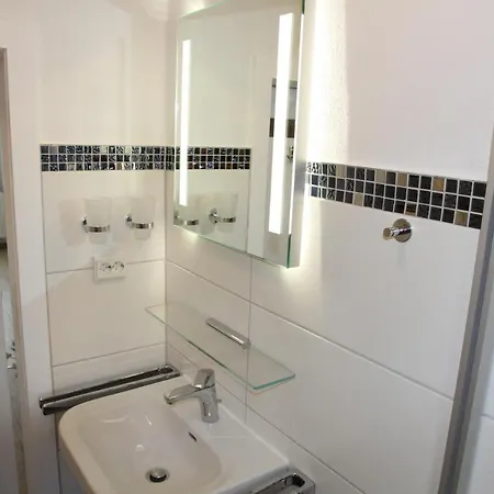 Julius 5 Apartment